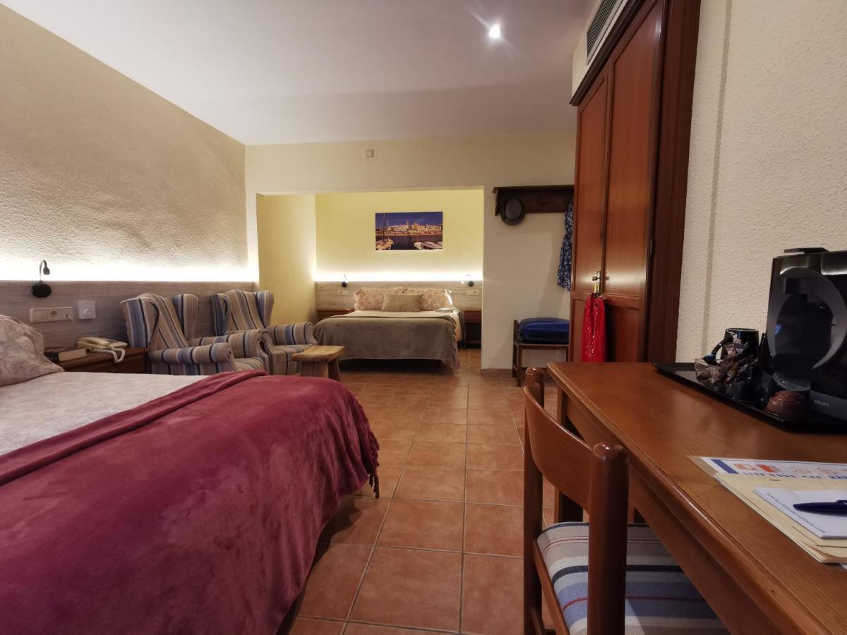 Superior Family Room,1074956638:JPEG